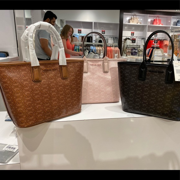 Brand New Micheal KORS “THE JODIE” - Picture 1 of 4